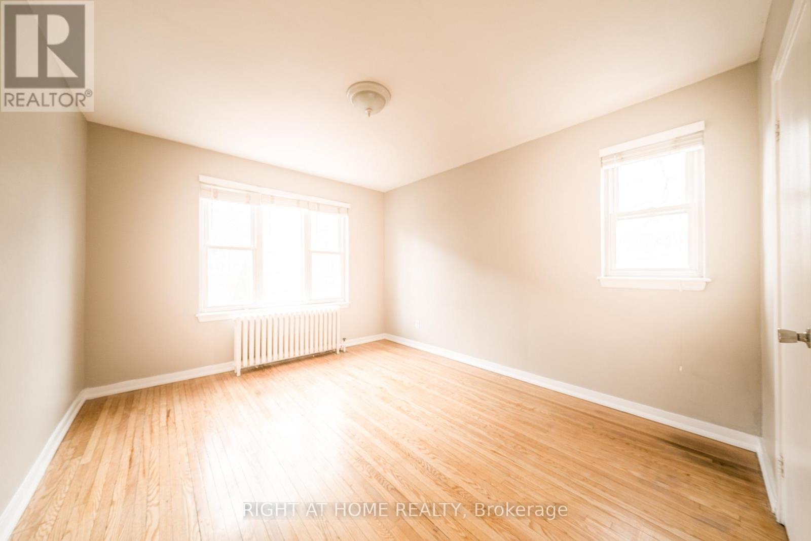 4 - 340 Lakeshore Road W, Mississauga, Ontario  L5H 1H1 - Photo 8 - W12907720