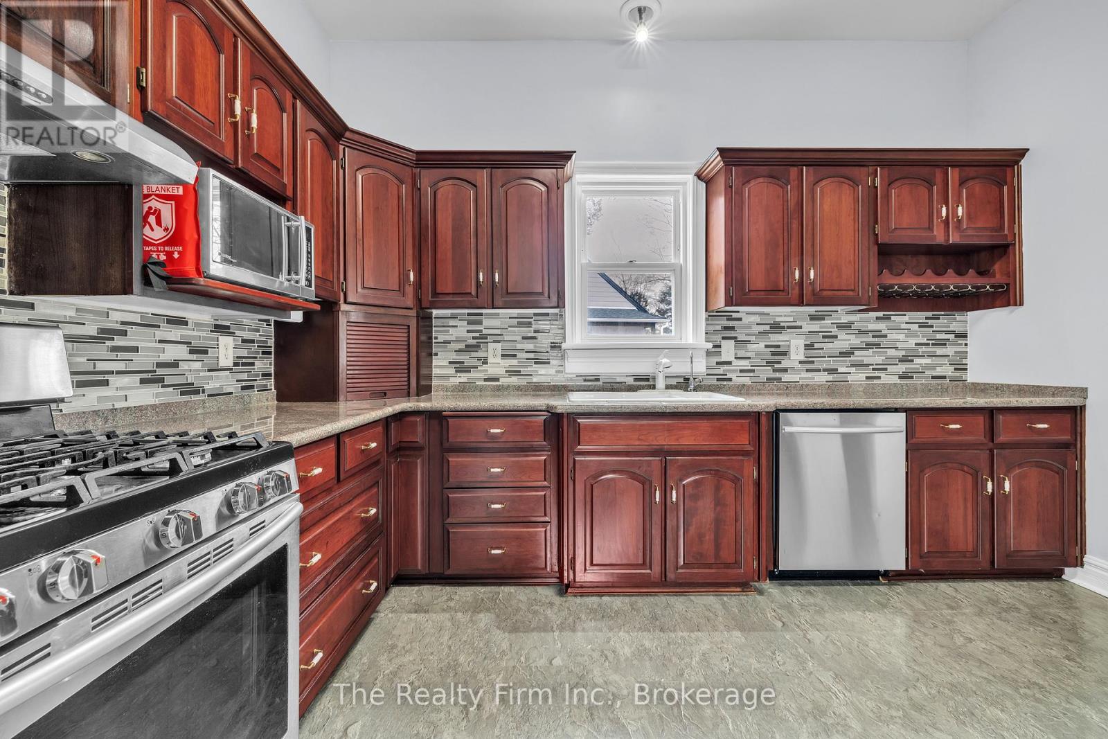 751 Rathbourne Avenue, Woodstock, Ontario  N4S 4L6 - Photo 7 - X12907730