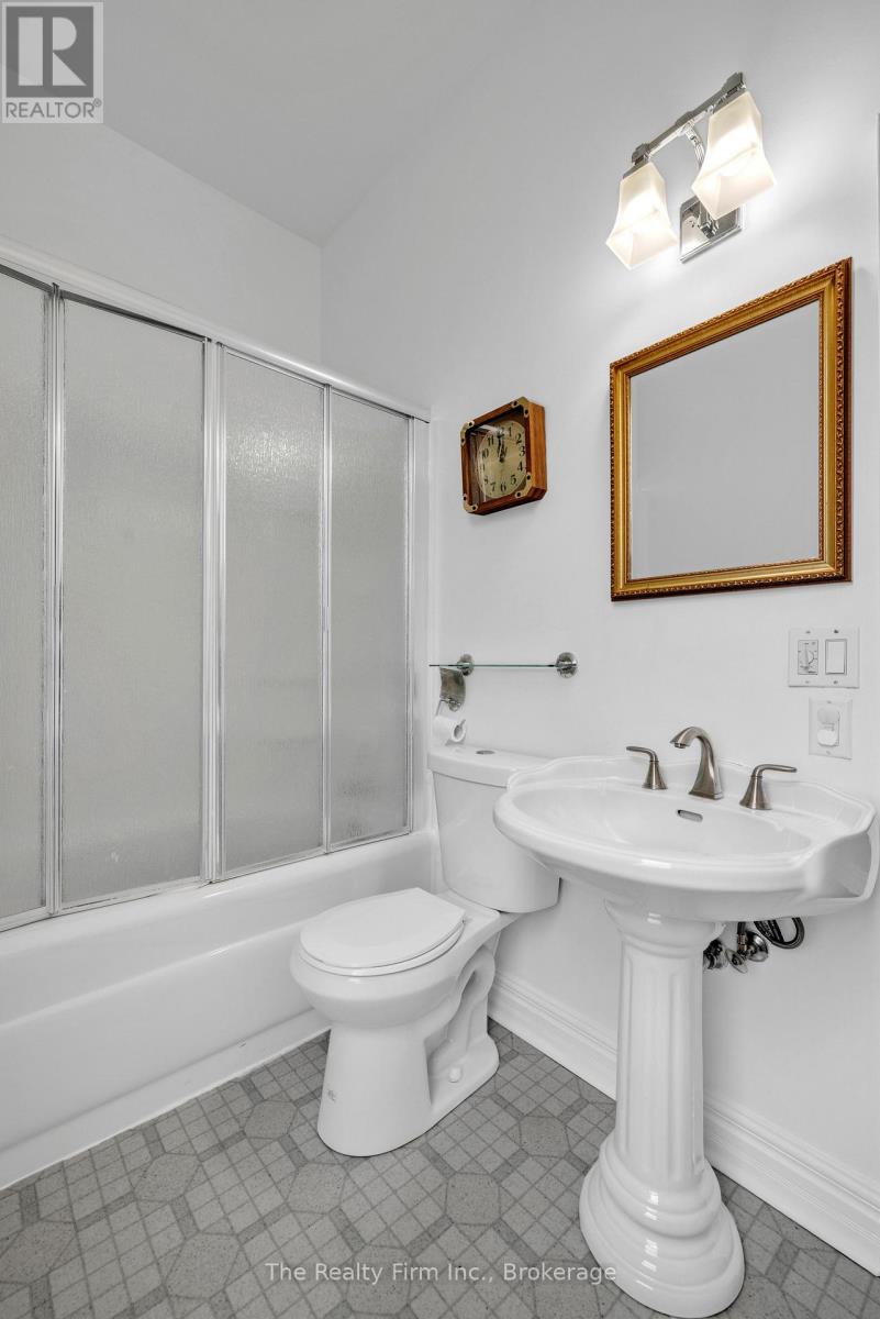 751 Rathbourne Avenue, Woodstock, Ontario  N4S 4L6 - Photo 8 - X12907730