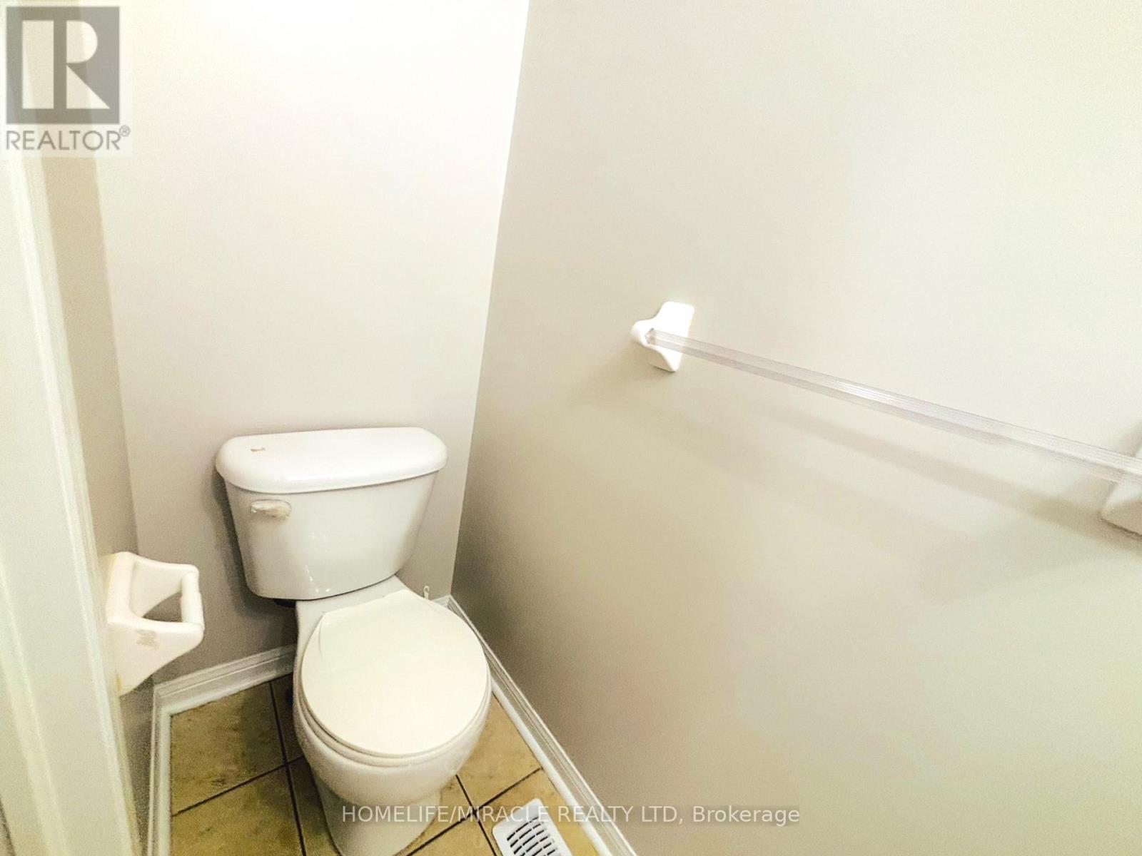 72 Coachlight Crescent, Brampton, Ontario  L6P 2Y8 - Photo 4 - W12725462