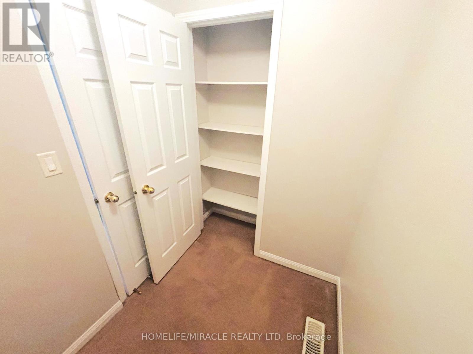 72 Coachlight Crescent, Brampton, Ontario  L6P 2Y8 - Photo 13 - W12725462