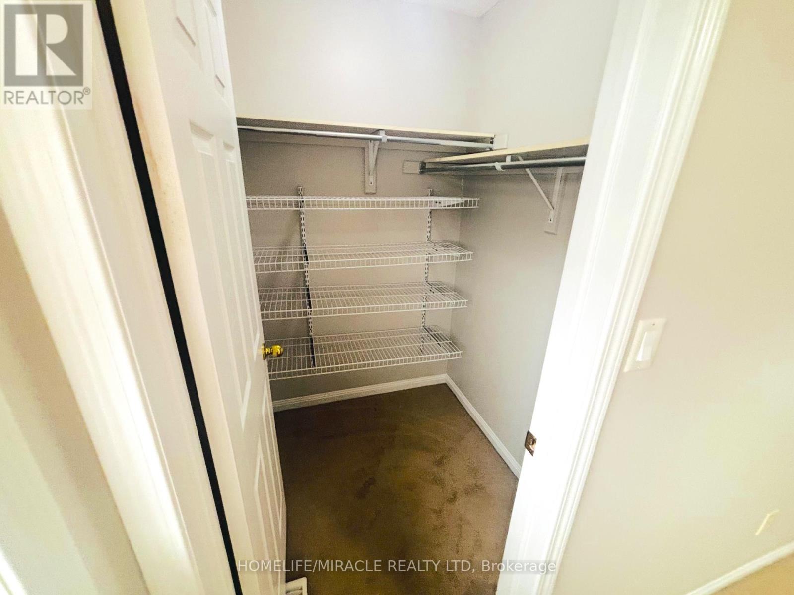 72 Coachlight Crescent, Brampton, Ontario  L6P 2Y8 - Photo 10 - W12725462