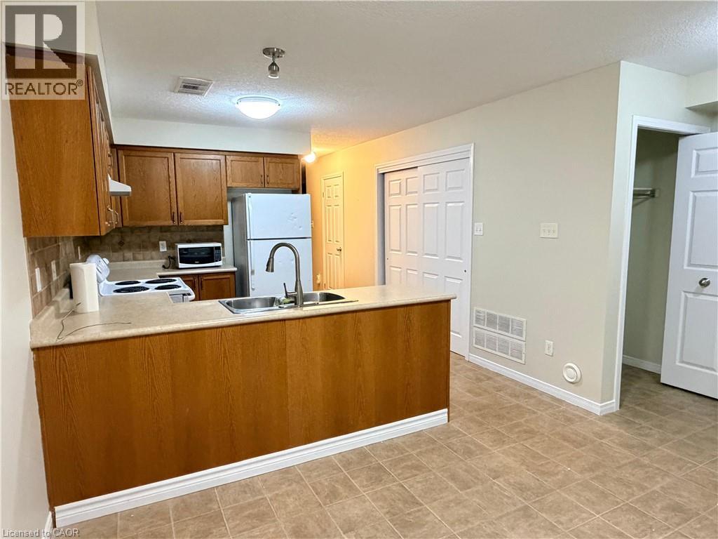 50 Howe Drive Unit# 12a, Kitchener, Ontario  N2E 0A3 - Photo 7 - 40814076