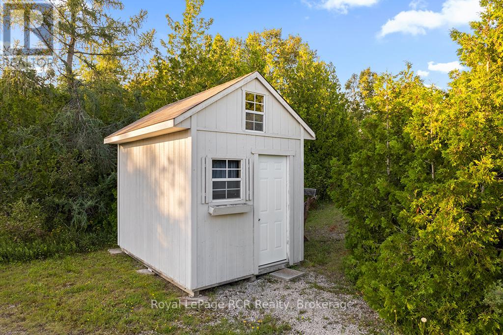 403 Eagle Road, Northern Bruce Peninsula, Ontario  N0H 2R0 - Photo 14 - X12907734