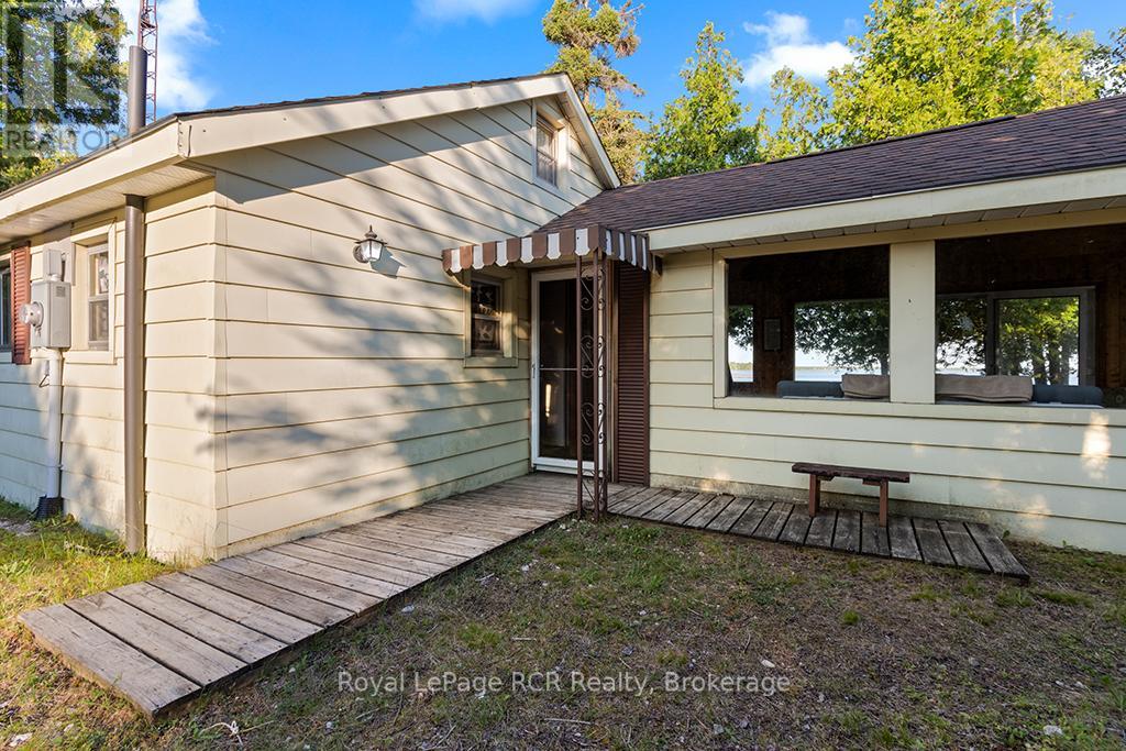 403 Eagle Road, Northern Bruce Peninsula, Ontario  N0H 2R0 - Photo 2 - X12907734