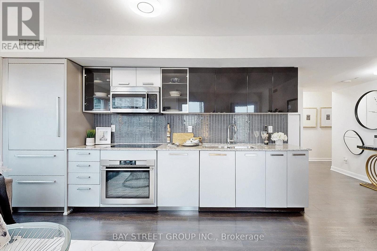 2009 - 5162 Yonge Street, Toronto, Ontario  M2N 0E9 - Photo 5 - C12907736