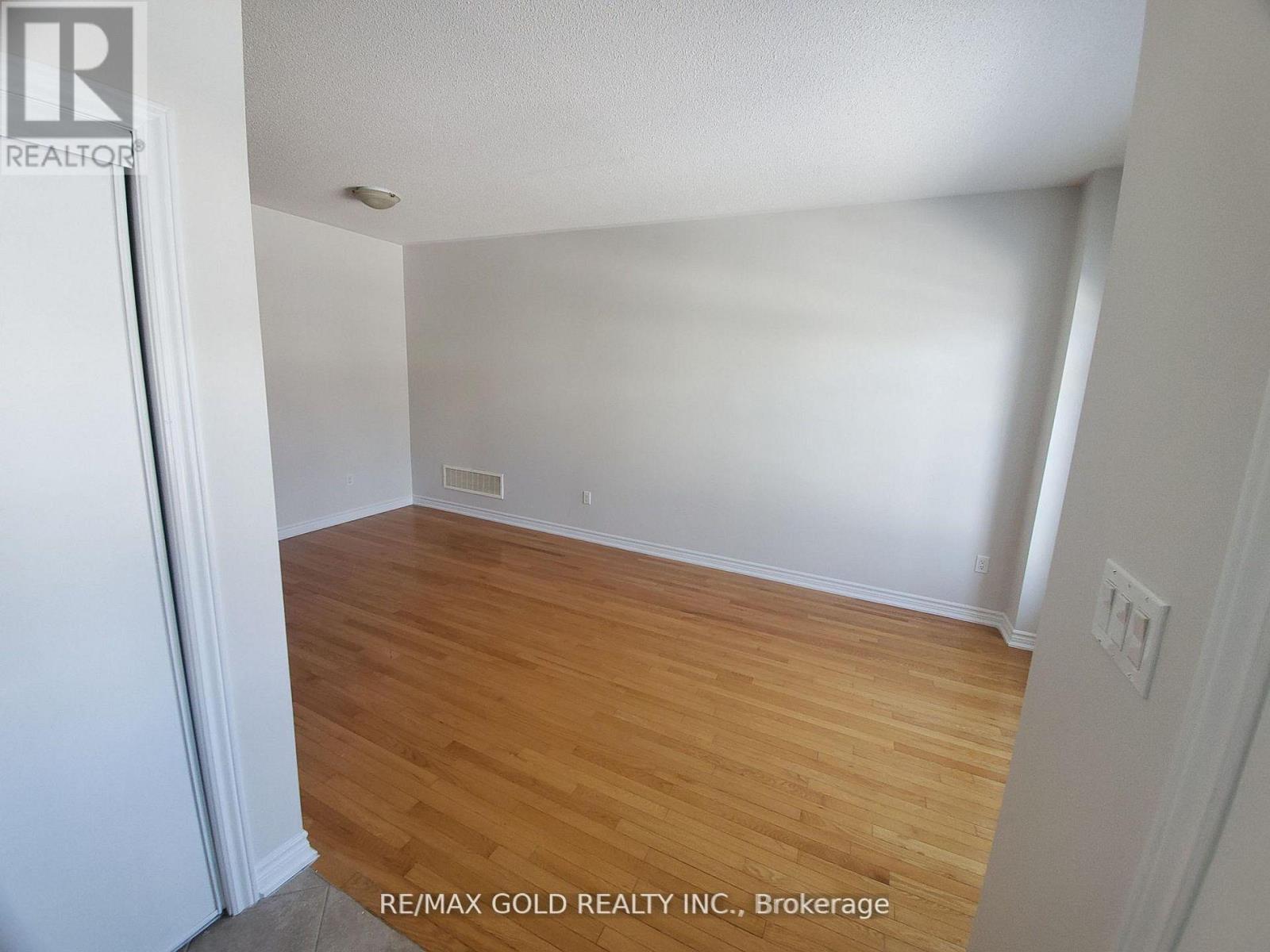 45 Education Road, Brampton, Ontario  L6P 3N4 - Photo 3 - W12903752