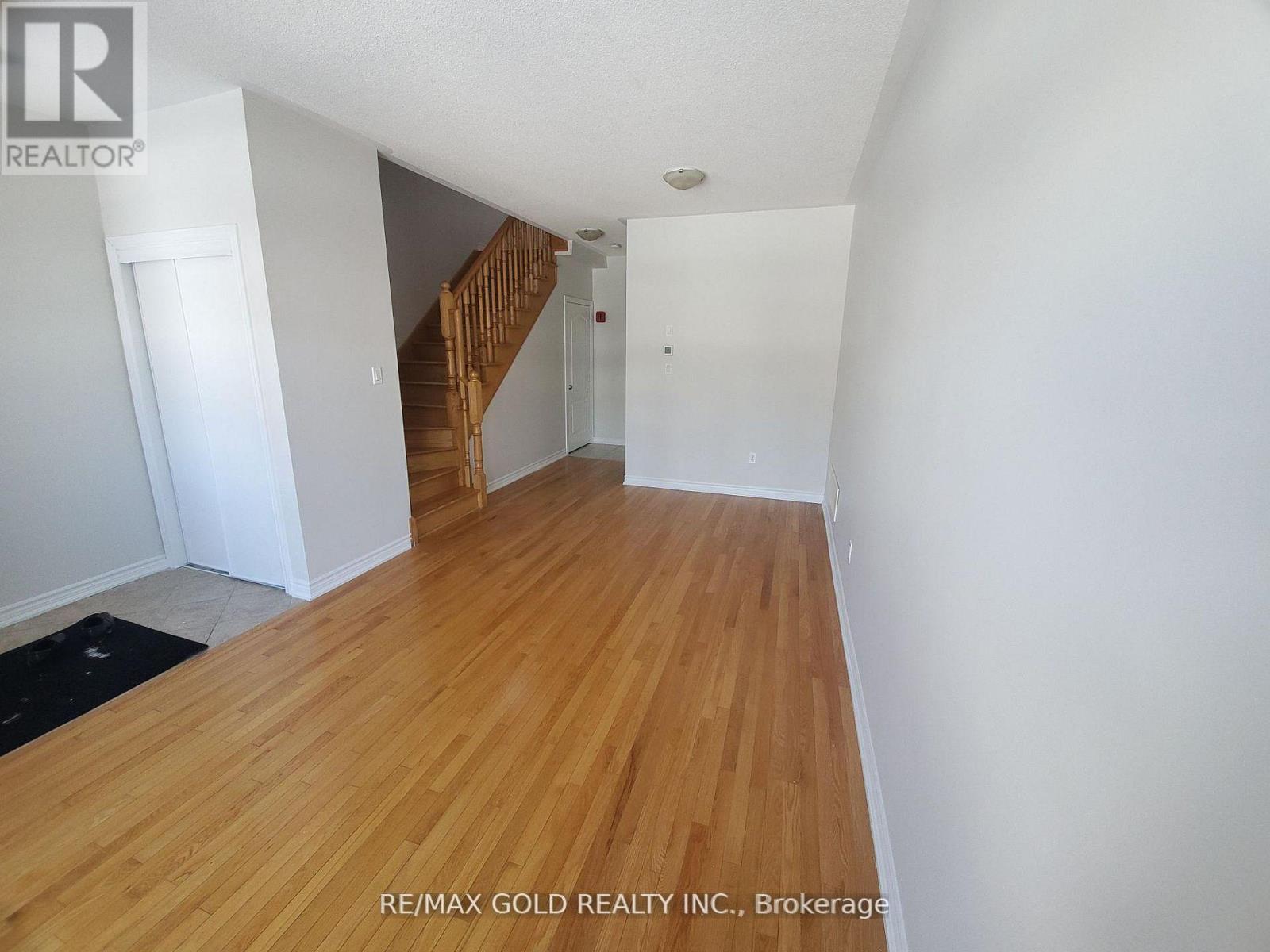 45 Education Road, Brampton, Ontario  L6P 3N4 - Photo 2 - W12903752