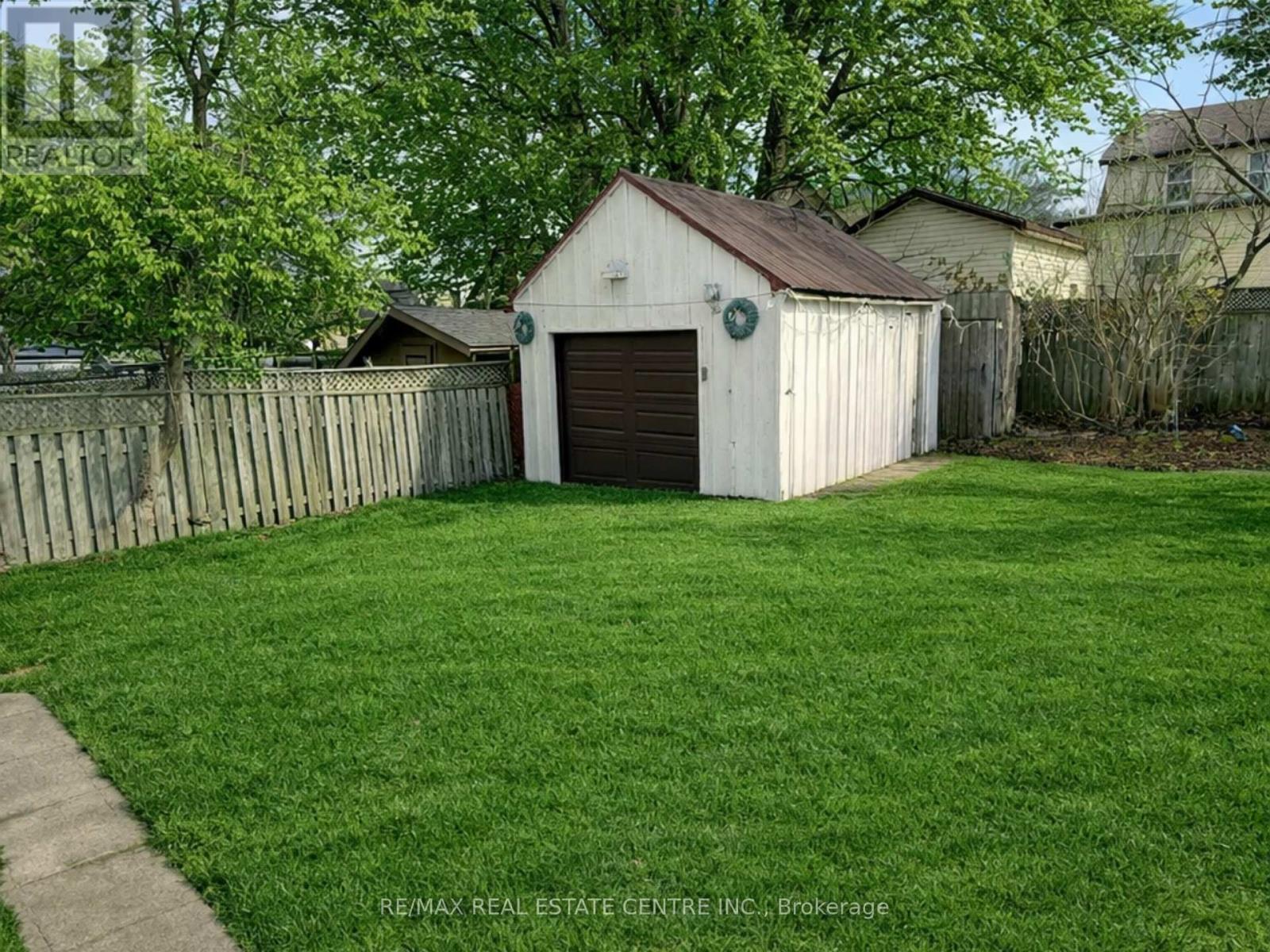 5 Easton Street, Cambridge, Ontario  N1R 1G3 - Photo 11 - X12883248