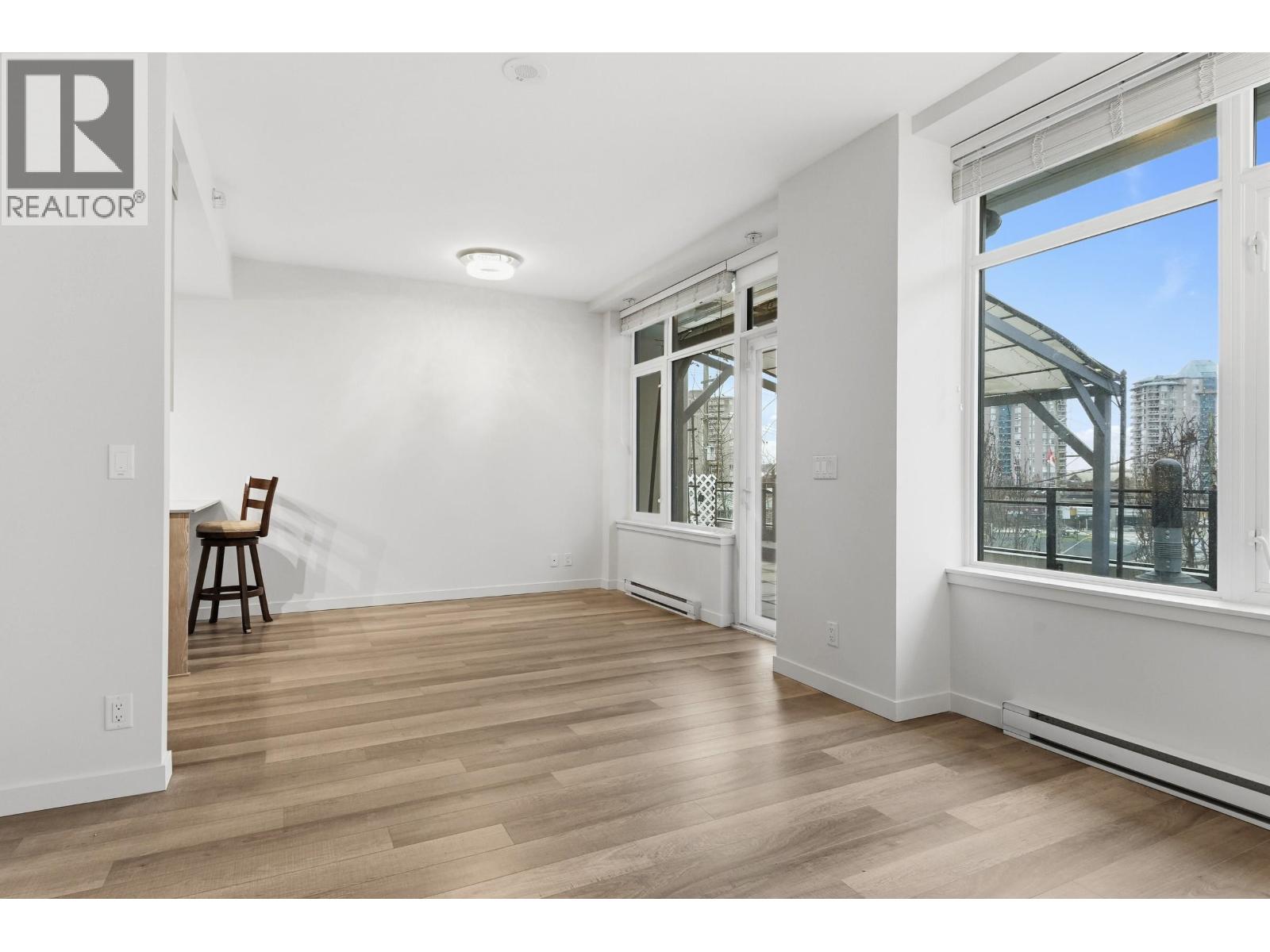 1020 Auckland Street, New Westminster, British Columbia  V3M 0M3 - Photo 3 - R3102088