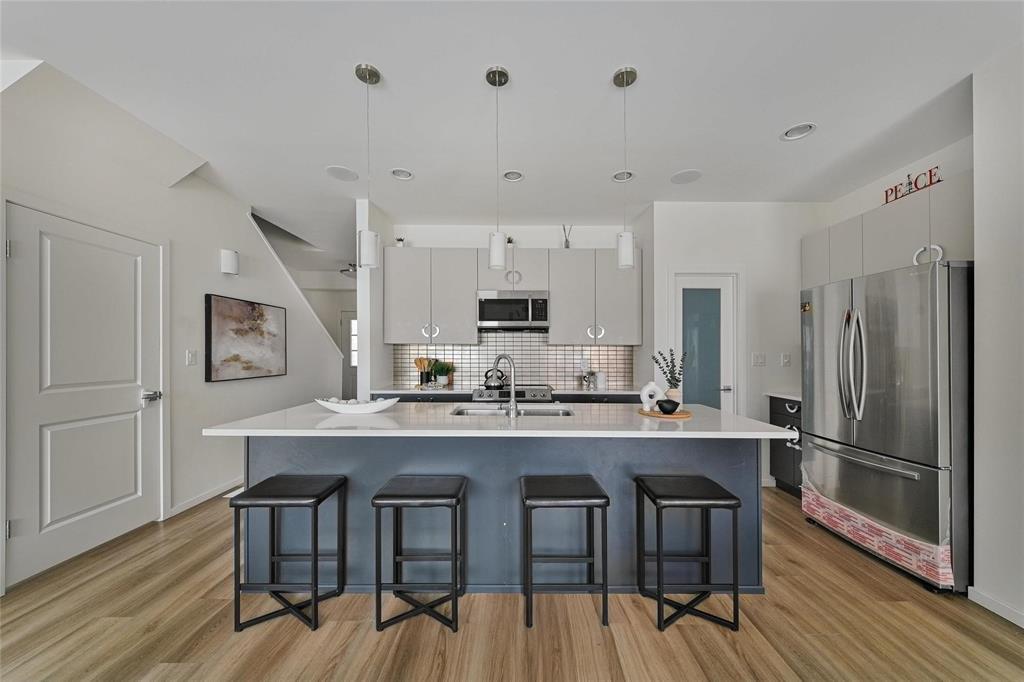 39 Broadridge Bay, Winnipeg, Manitoba  R3Y 2B8 - Photo 3 - 202605224