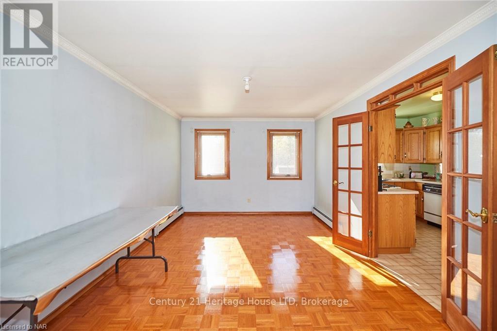 191 Cairns Crescent, Fort Erie, Ontario  L2A 5M4 - Photo 10 - X12457532