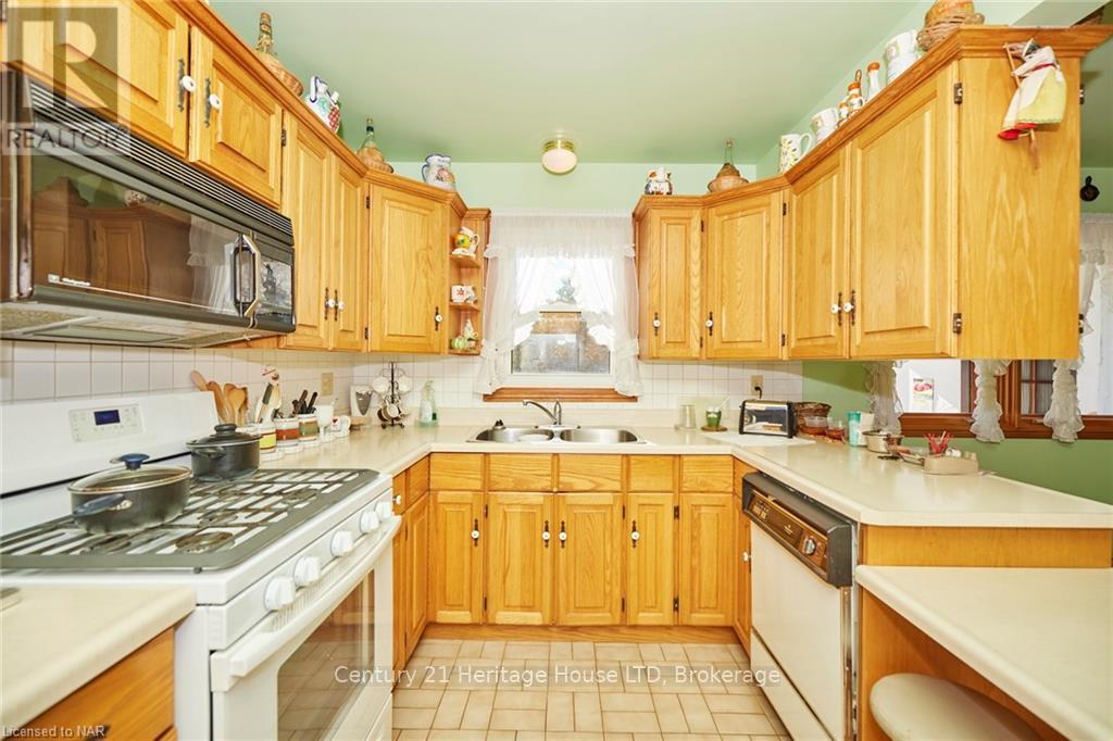 191 Cairns Crescent, Fort Erie, Ontario  L2A 5M4 - Photo 13 - X12457532