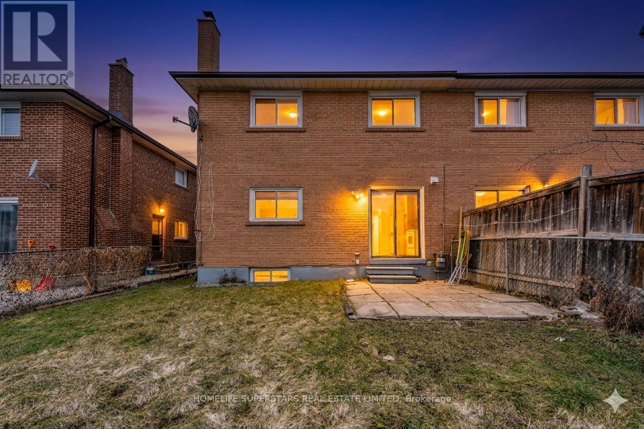 306 Royal Salisbury Way, Brampton, Ontario  L6V 3G5 - Photo 47 - W12800706