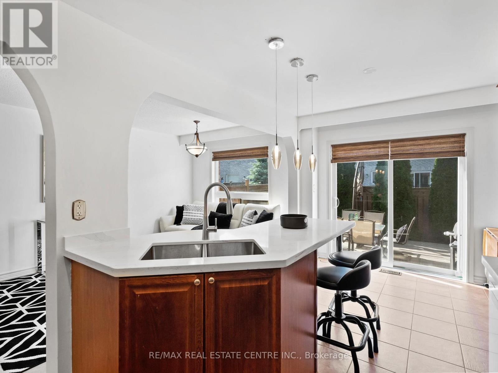 27 Martell Gate, Aurora, Ontario  L4G 0B9 - Photo 18 - N12907770