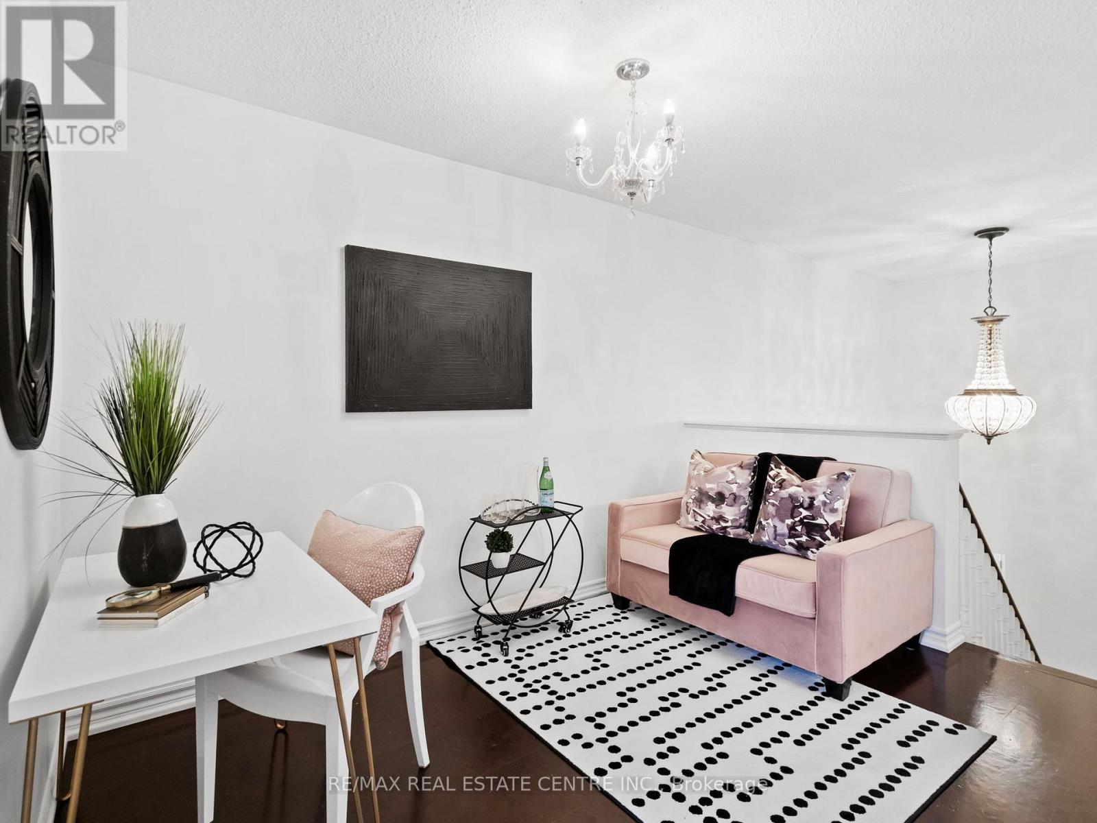 27 Martell Gate, Aurora, Ontario  L4G 0B9 - Photo 21 - N12907770