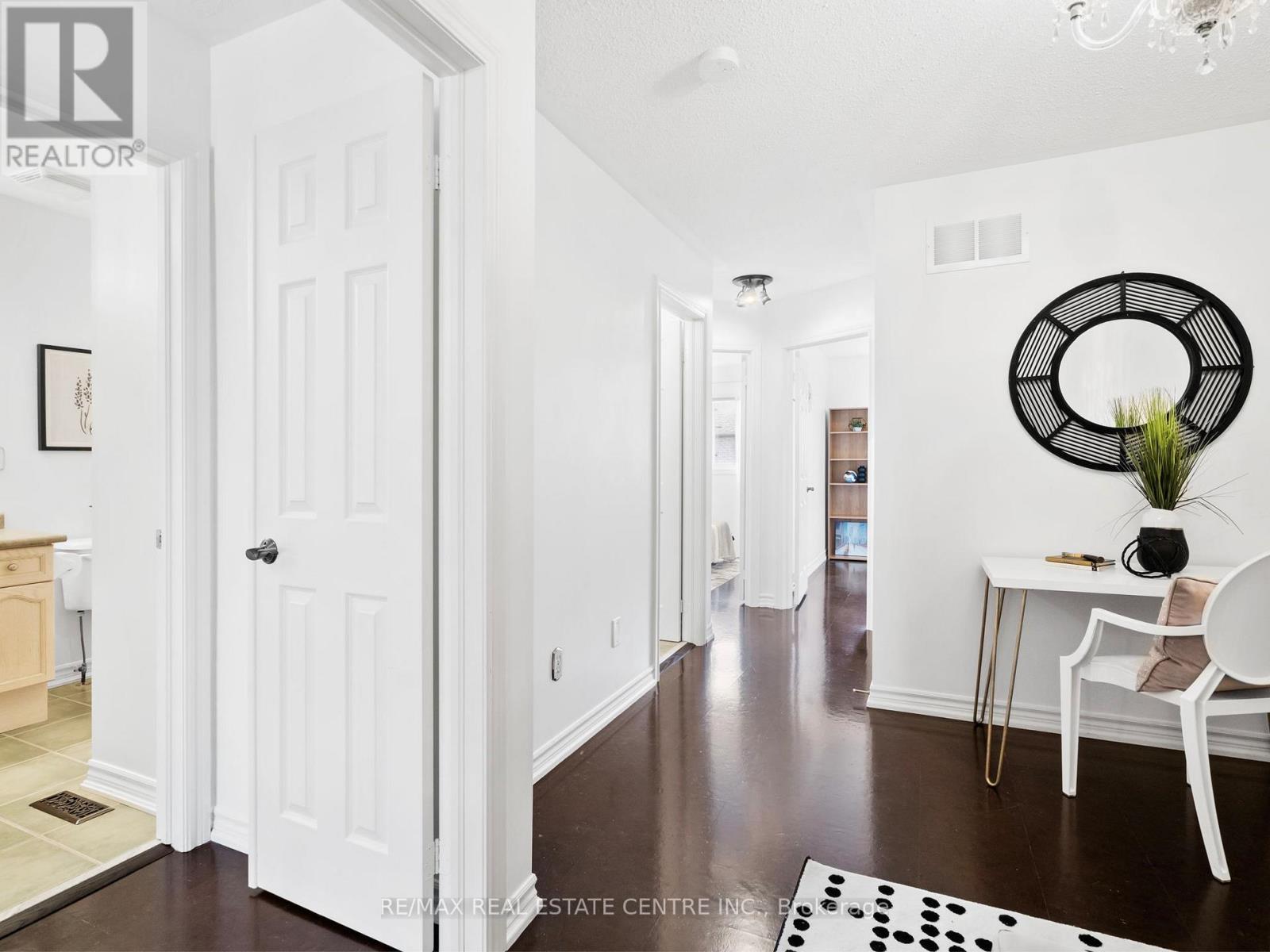 27 Martell Gate, Aurora, Ontario  L4G 0B9 - Photo 23 - N12907770