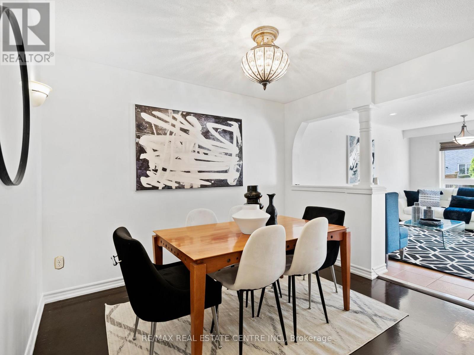 27 Martell Gate, Aurora, Ontario  L4G 0B9 - Photo 8 - N12907770