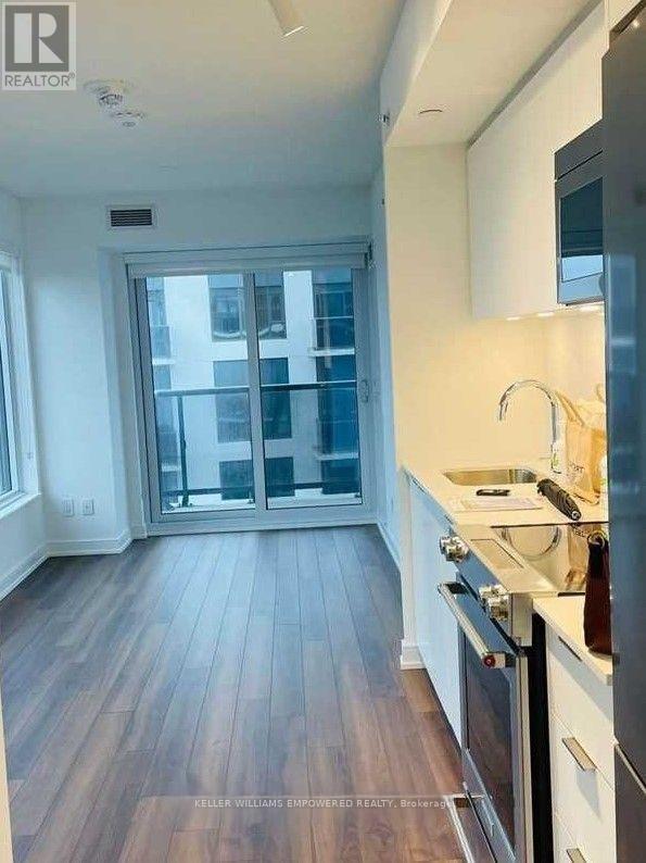 2004 - 30 Samuel Wood Way, Toronto, Ontario  M9B 0C9 - Photo 3 - W12907784