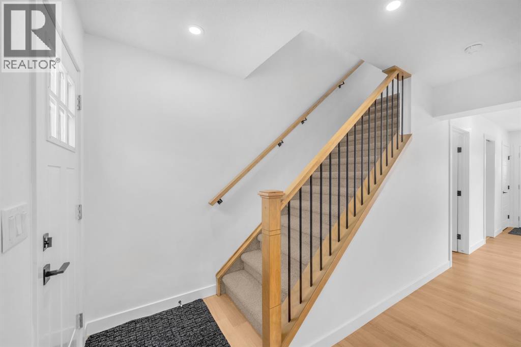 3229 Doverville Crescent SE, Calgary, Alberta  T2B 1T9 - Photo 13 - A2289455