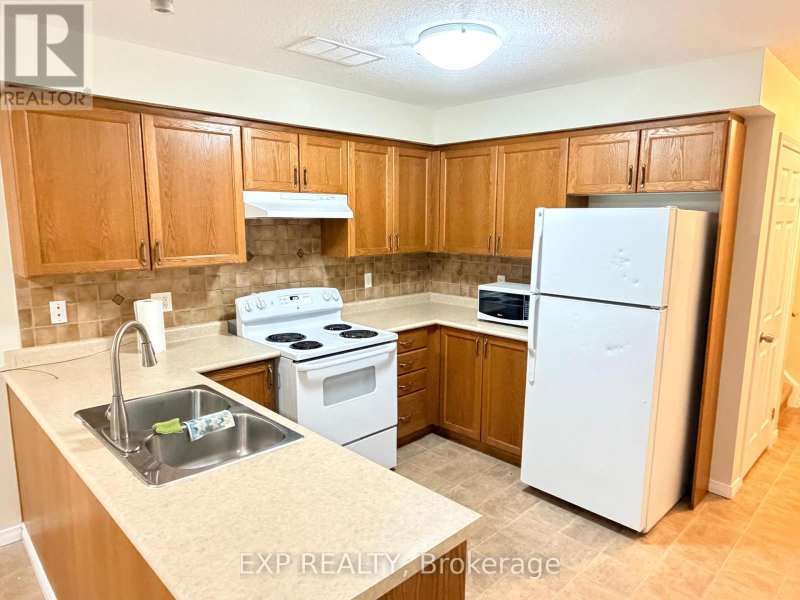 12a - 50 Howe Drive, Kitchener, Ontario  N2E 0A3 - Photo 8 - X12907768