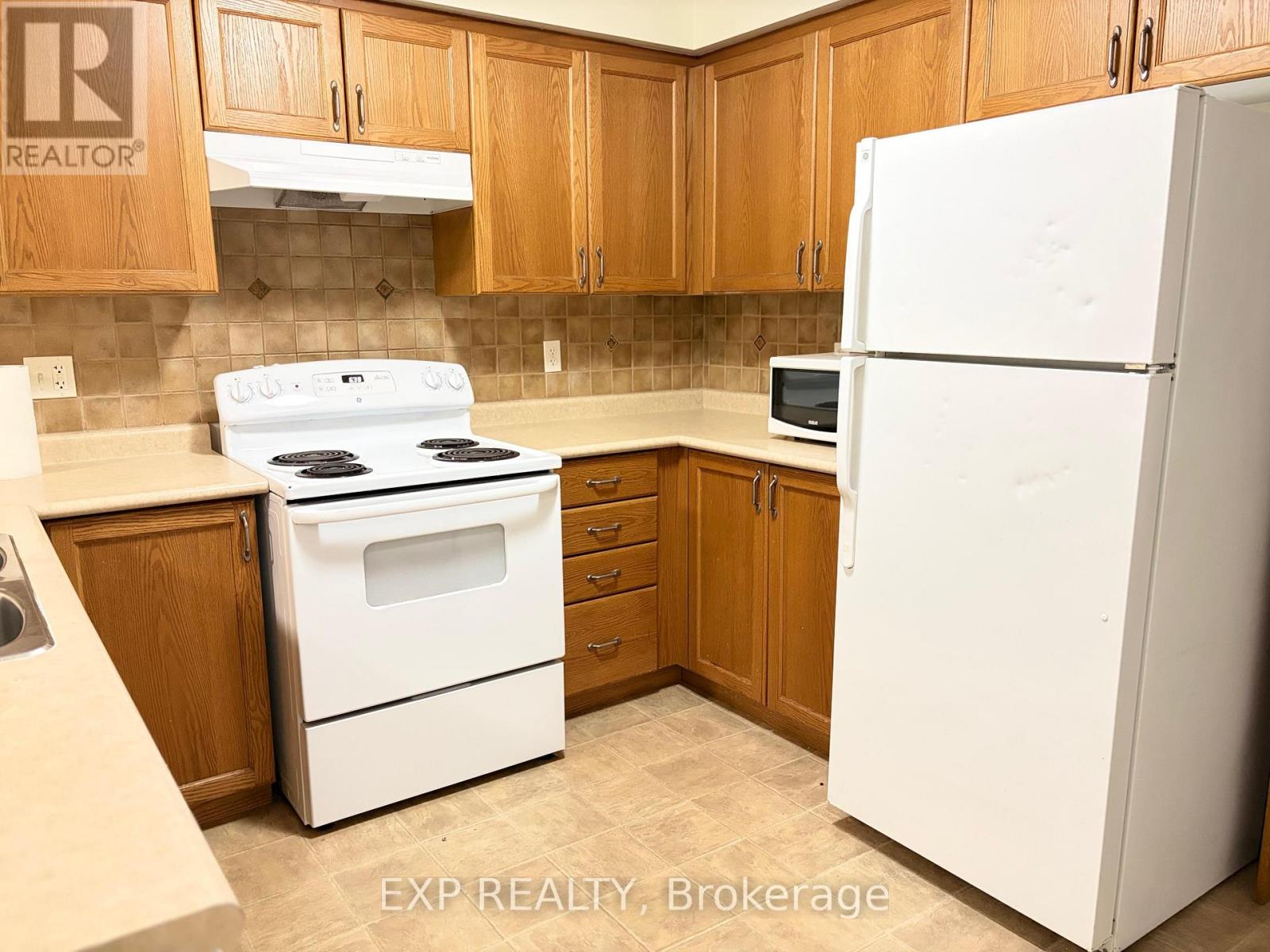 12a - 50 Howe Drive, Kitchener, Ontario  N2E 0A3 - Photo 9 - X12907768