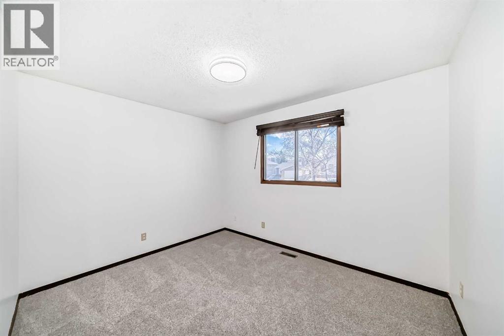 6735 Temple Drive NE, Calgary, Alberta  T1Y 5S1 - Photo 21 - A2295031