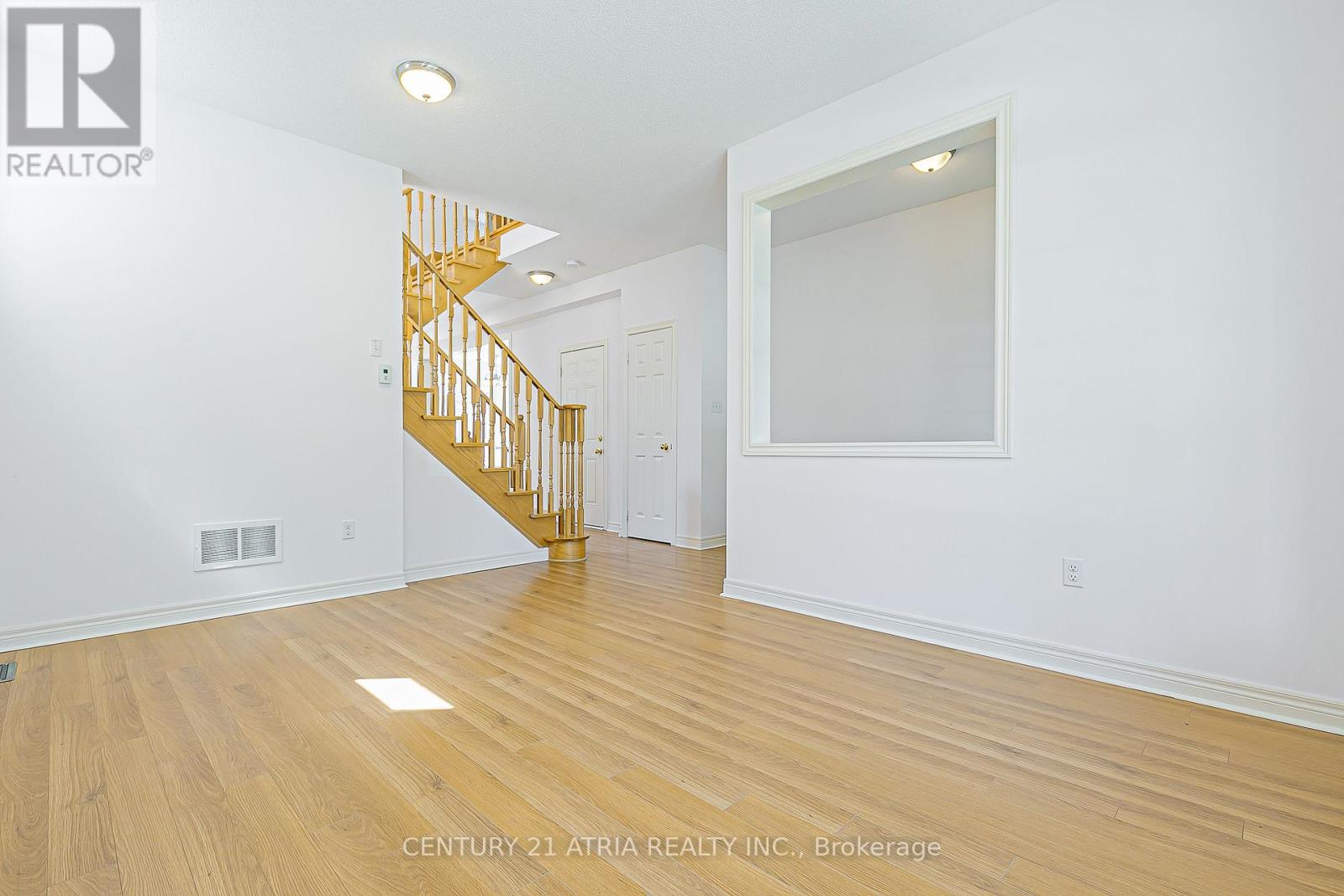 32 Silkgrove Terrace, Markham, Ontario  L6E 1P7 - Photo 6 - N12907788