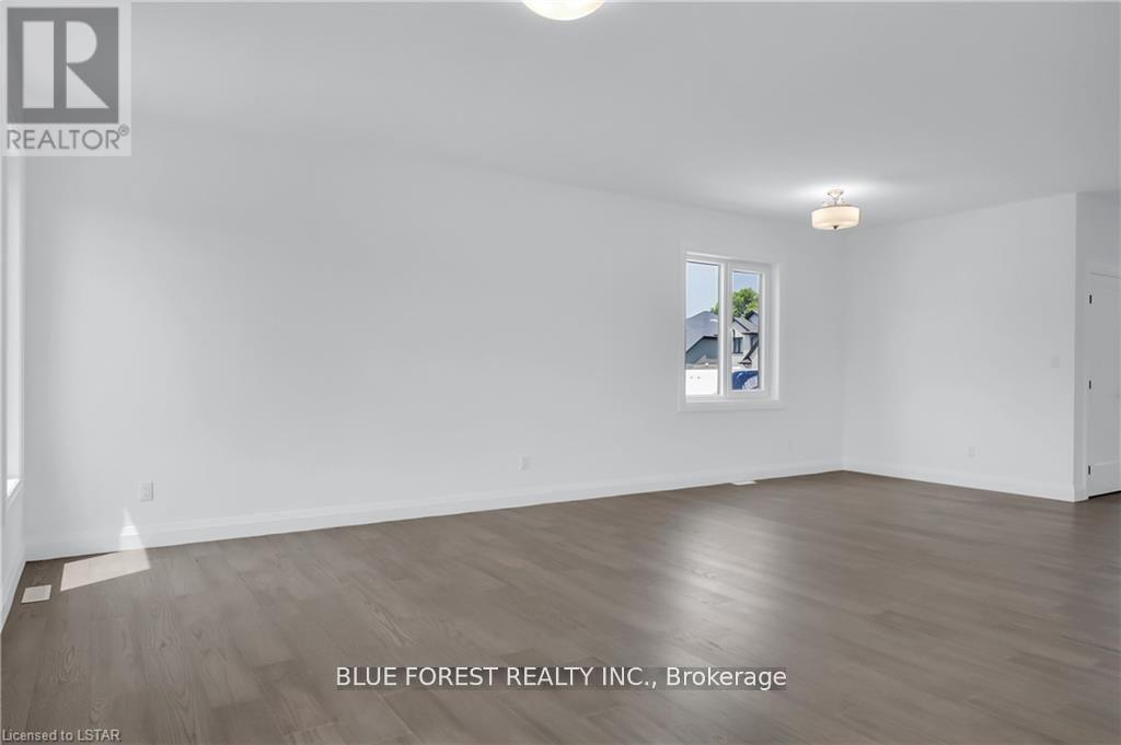 29 Poole Crescent, Middlesex Centre, Ontario  N0L 1R0 - Photo 11 - X12907810