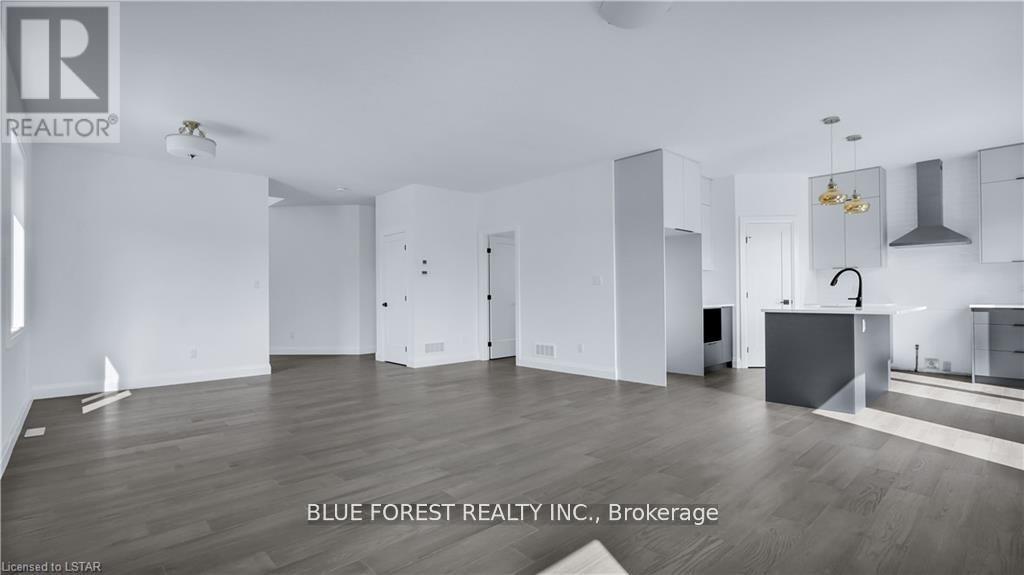 29 Poole Crescent, Middlesex Centre, Ontario  N0L 1R0 - Photo 12 - X12907810