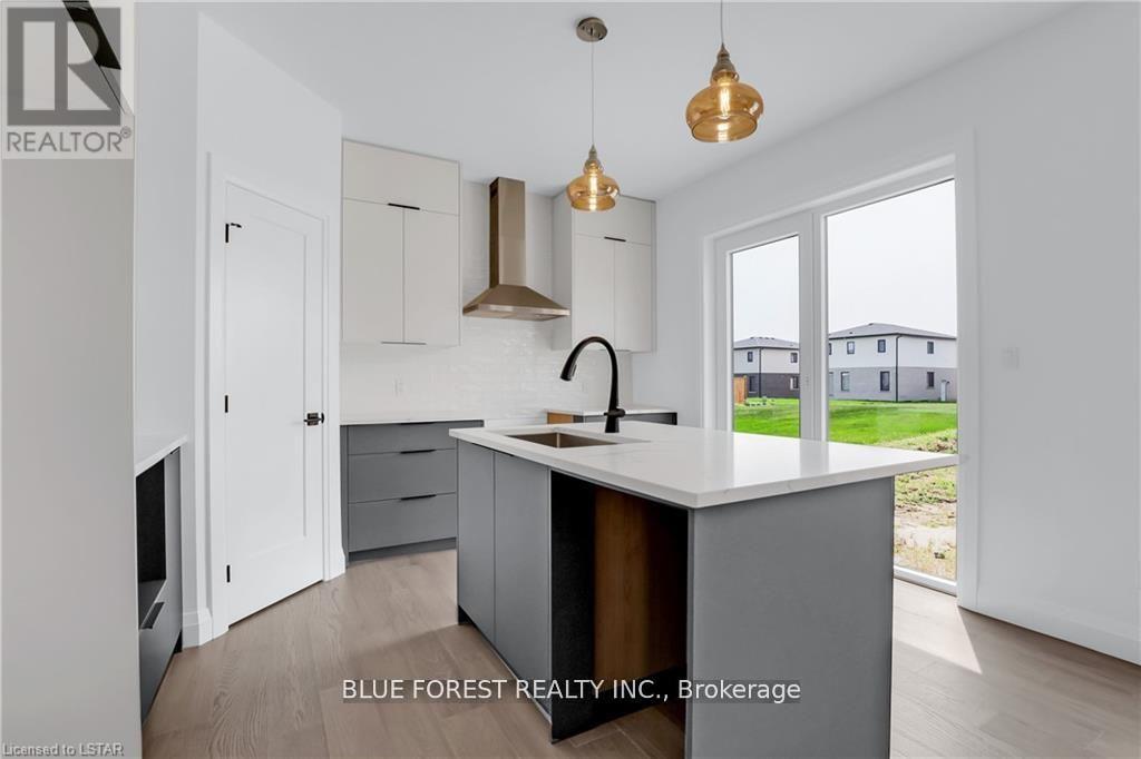 29 Poole Crescent, Middlesex Centre, Ontario  N0L 1R0 - Photo 17 - X12907810