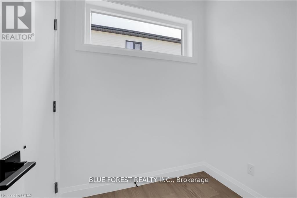 29 Poole Crescent, Middlesex Centre, Ontario  N0L 1R0 - Photo 20 - X12907810