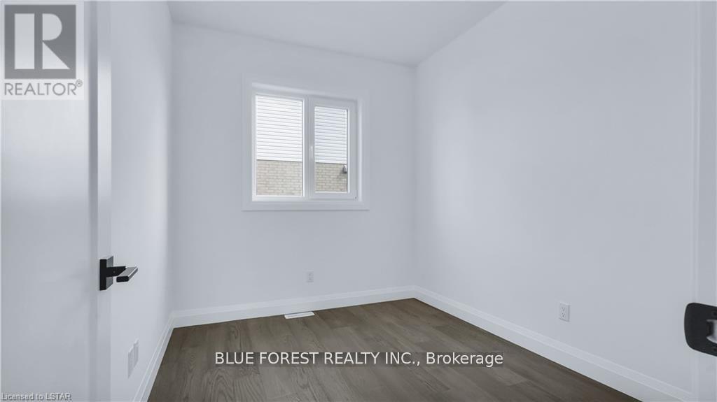 29 Poole Crescent, Middlesex Centre, Ontario  N0L 1R0 - Photo 34 - X12907810