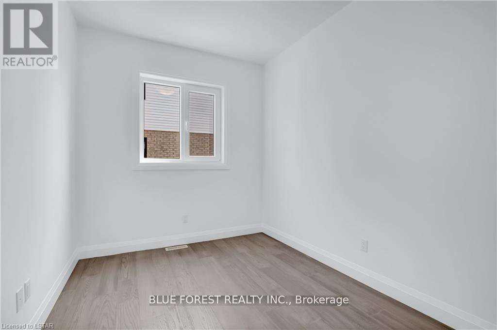 29 Poole Crescent, Middlesex Centre, Ontario  N0L 1R0 - Photo 35 - X12907810