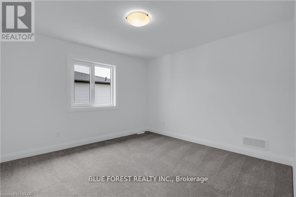 29 Poole Crescent, Middlesex Centre, Ontario  N0L 1R0 - Photo 36 - X12907810
