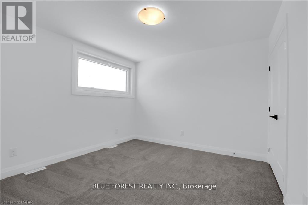 29 Poole Crescent, Middlesex Centre, Ontario  N0L 1R0 - Photo 37 - X12907810