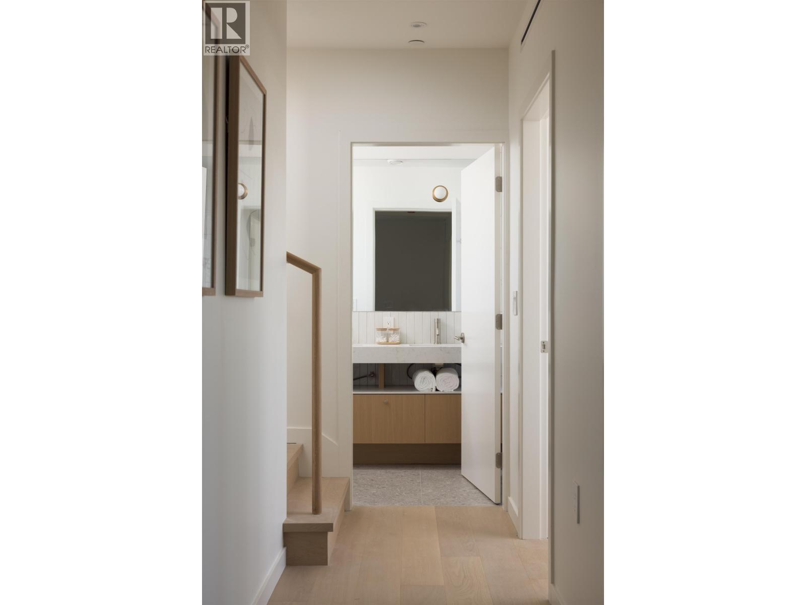 2 2915 E 5th Avenue, Vancouver, British Columbia  V5M 1N6 - Photo 15 - R3101017