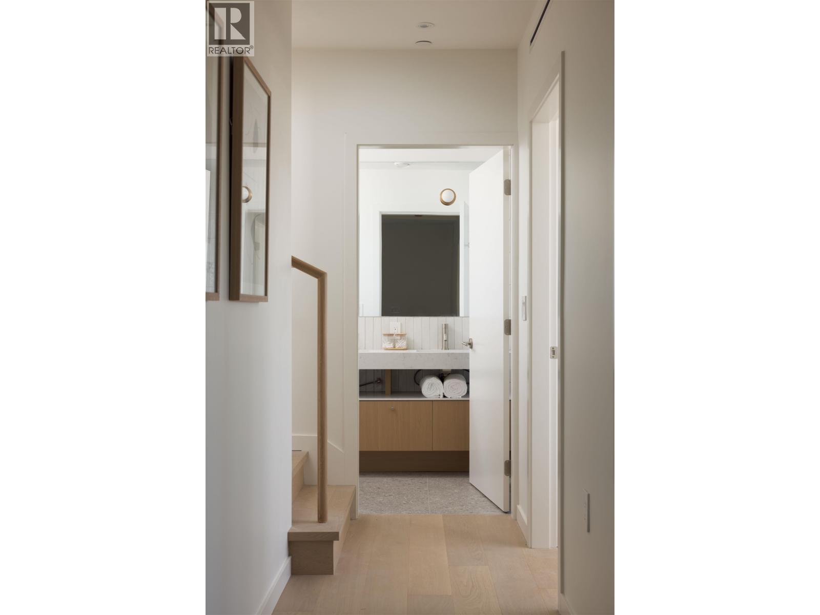 1 2915 E 5th Avenue, Vancouver, British Columbia  V5M 1N6 - Photo 5 - R3102015