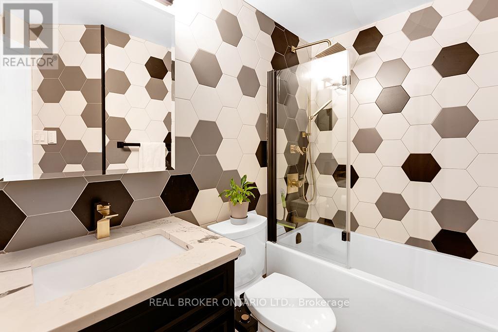 2208 - 200 Rideau Street, Ottawa, Ontario  K1N 5Y1 - Photo 18 - X12907804