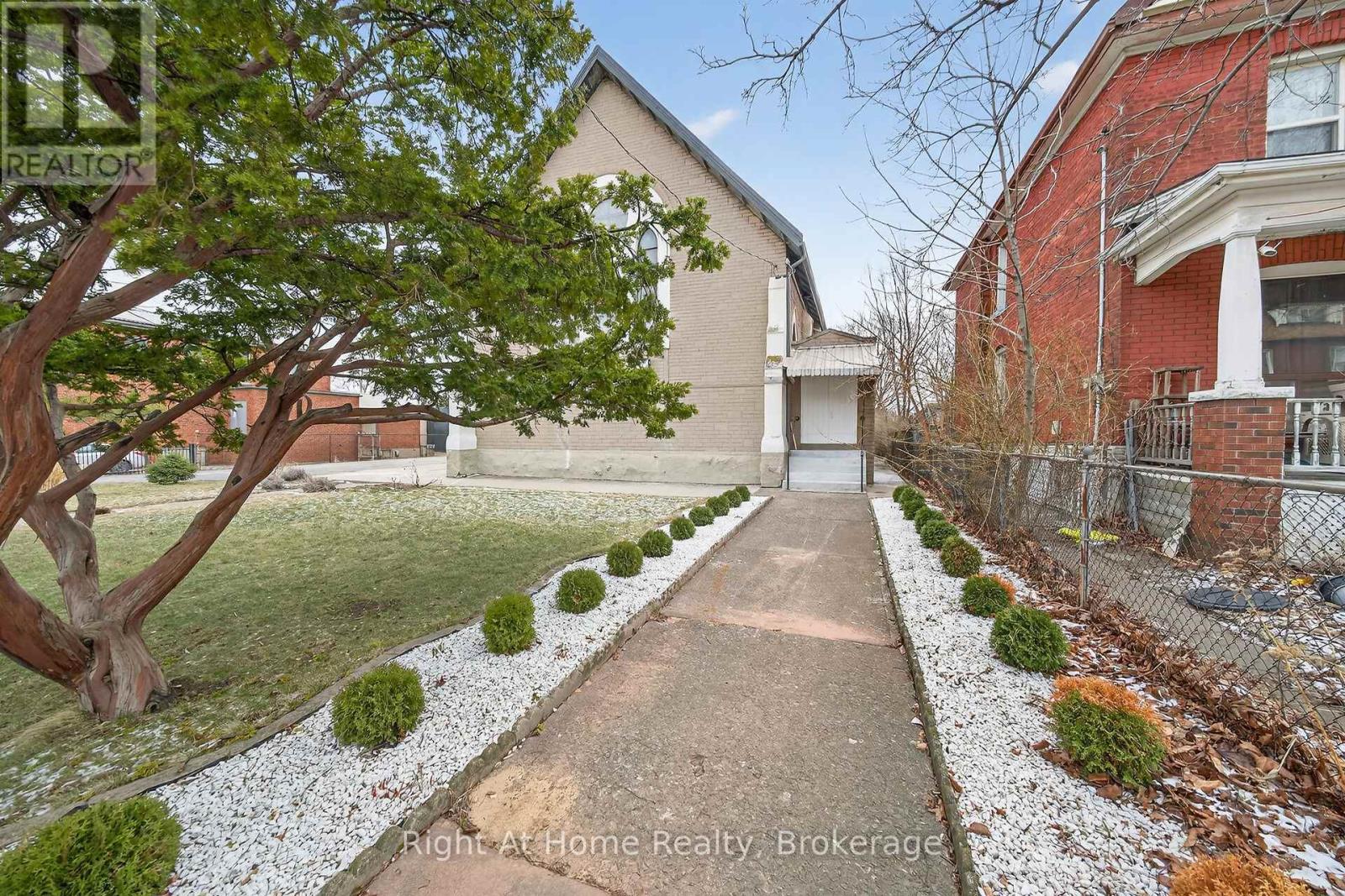 50 Earl Street, Hamilton, Ontario  L8L 6L2 - Photo 10 - X12907798