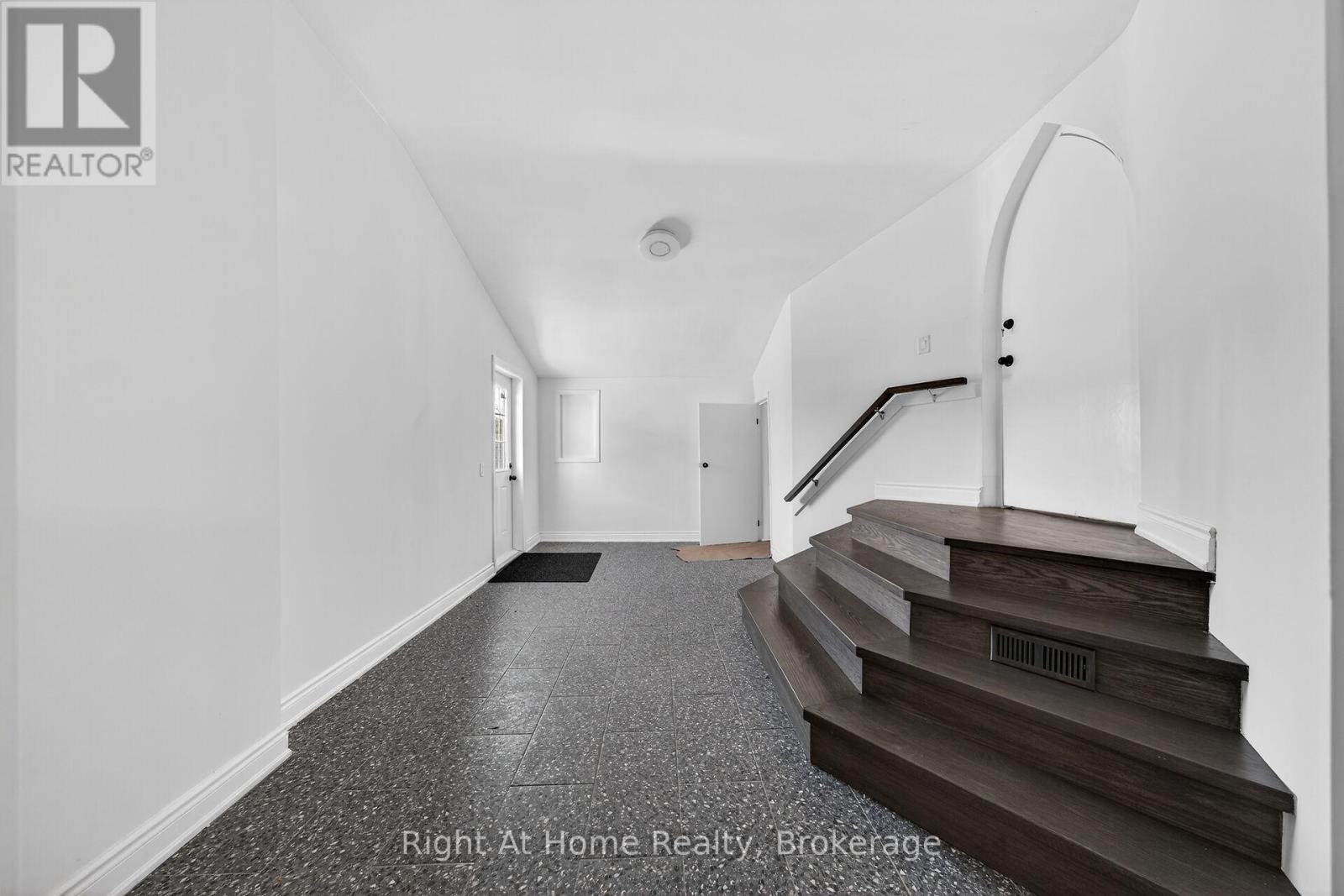 50 Earl Street, Hamilton, Ontario  L8L 6L2 - Photo 15 - X12907798