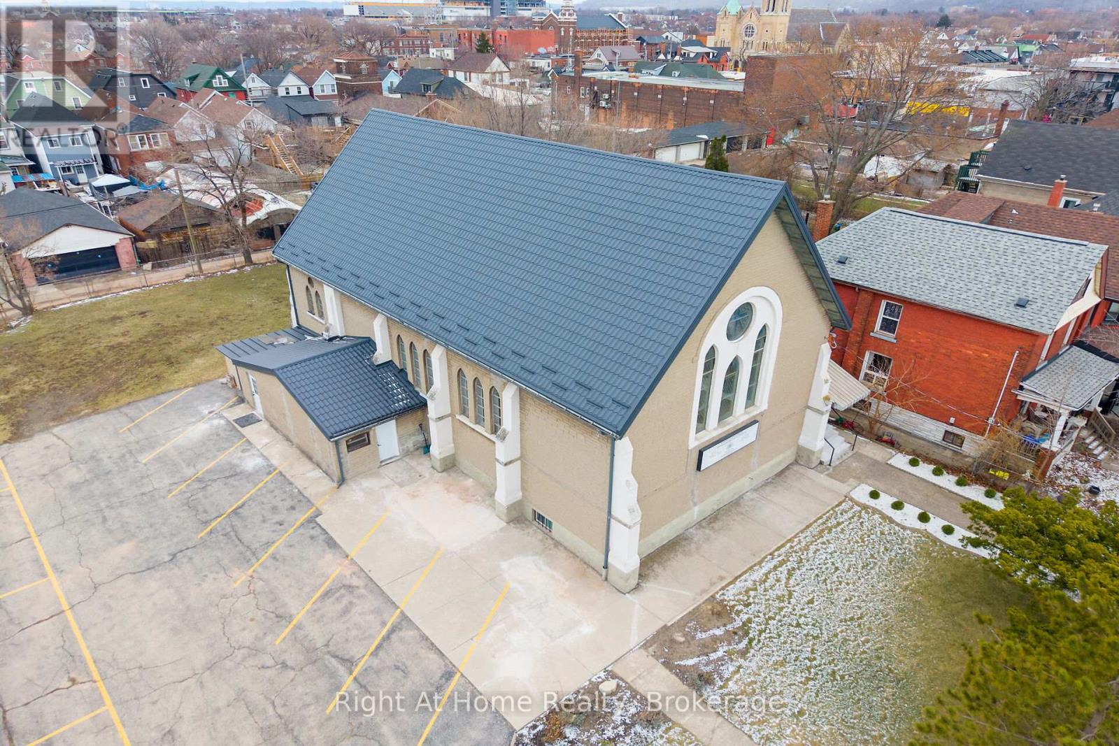 50 Earl Street, Hamilton, Ontario  L8L 6L2 - Photo 3 - X12907798