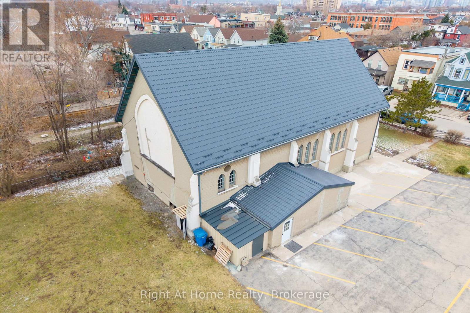 50 Earl Street, Hamilton, Ontario  L8L 6L2 - Photo 4 - X12907798