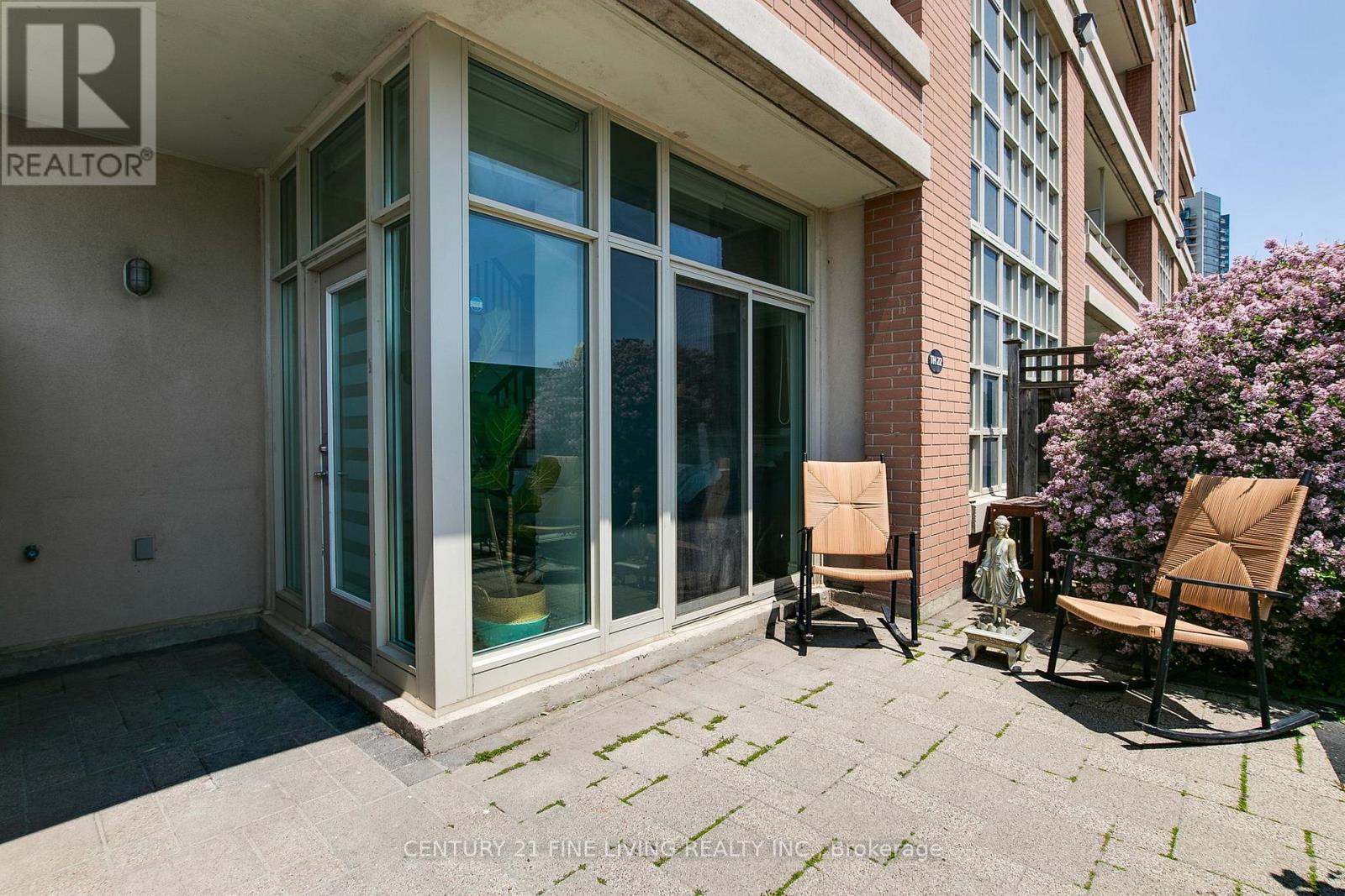 Th22 - 6 Pirandello Street, Toronto, Ontario  M6K 0B1 - Photo 5 - C12907796