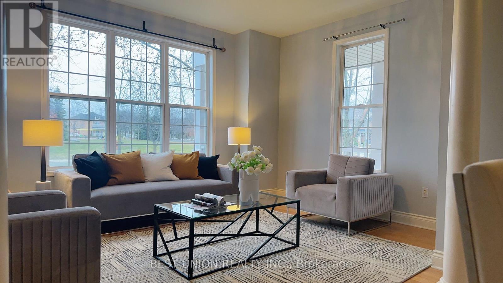 320 Country Glen Road, Markham, Ontario  L6B 1C5 - Photo 2 - N12907794