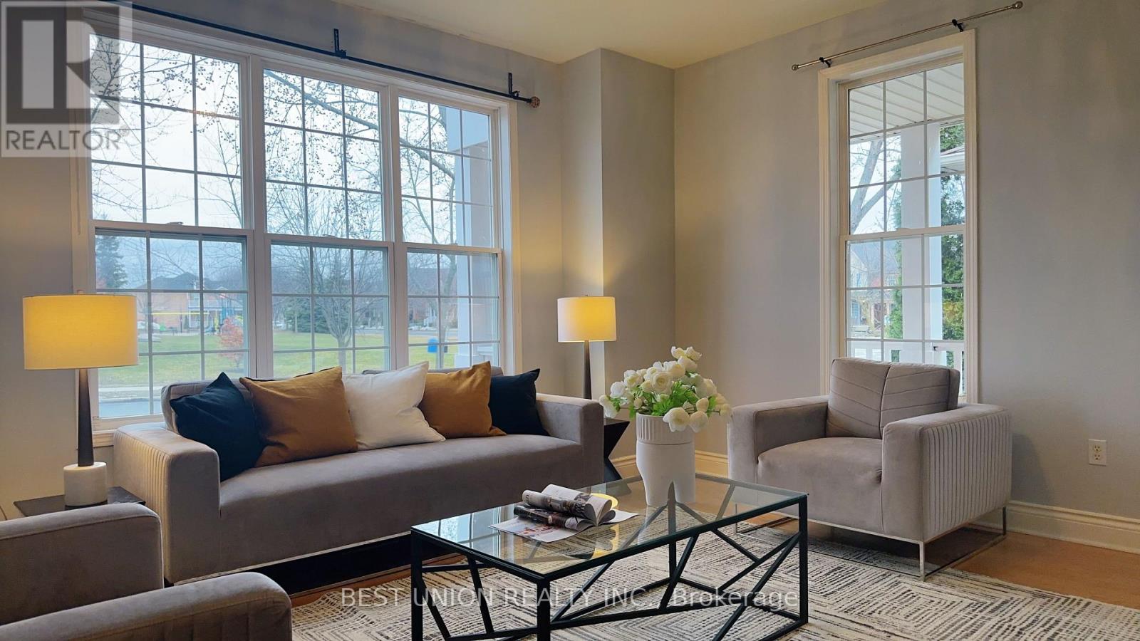 320 Country Glen Road, Markham, Ontario  L6B 1C5 - Photo 3 - N12907794