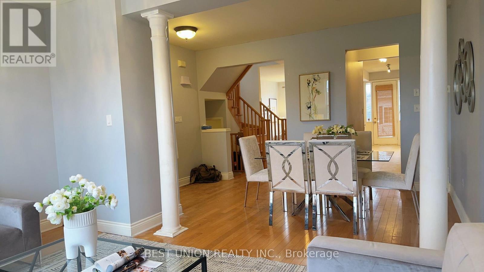 320 Country Glen Road, Markham, Ontario  L6B 1C5 - Photo 5 - N12907794