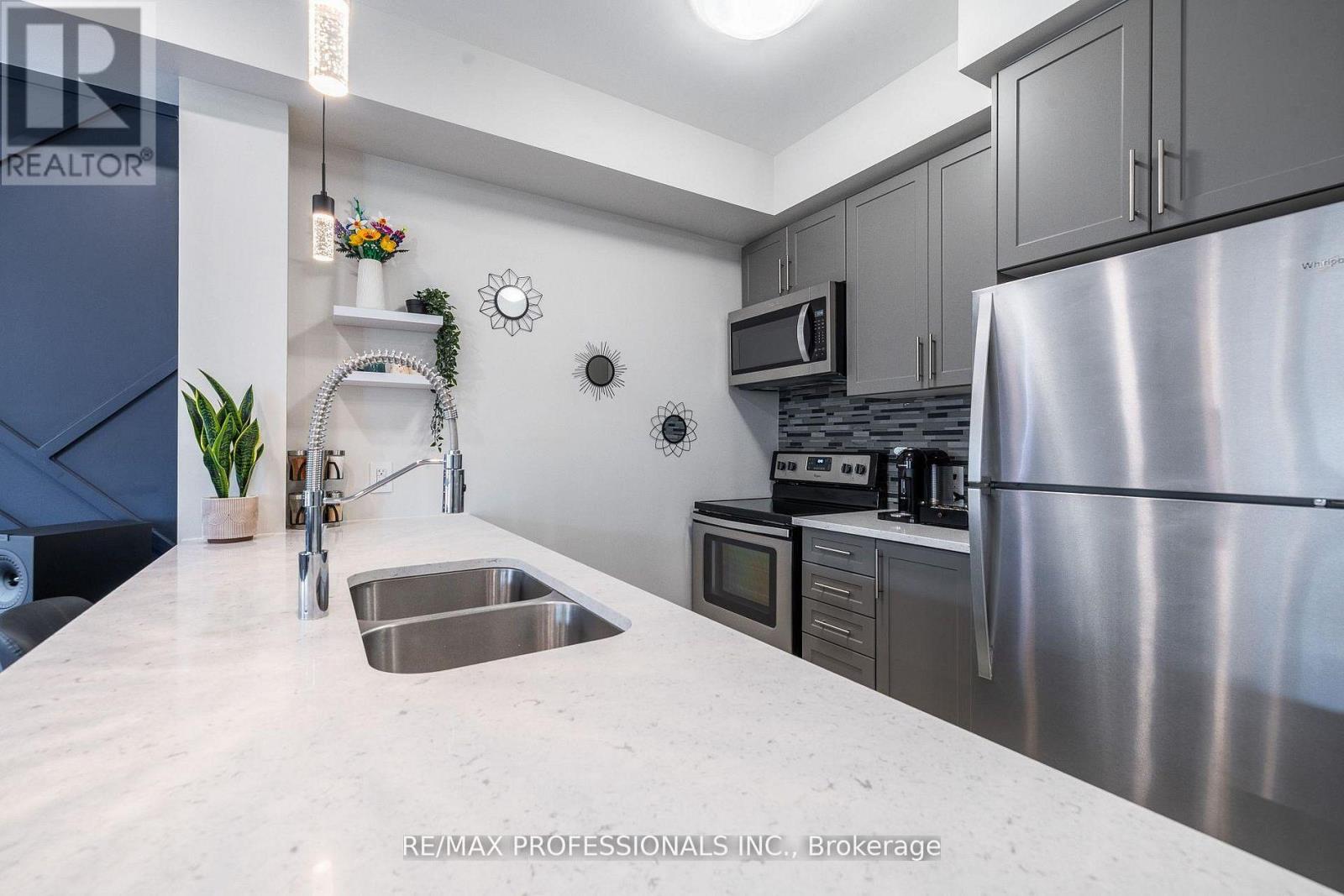 208 - 2393 Bronte Road, Oakville, Ontario  L6M 1P5 - Photo 6 - W12866294