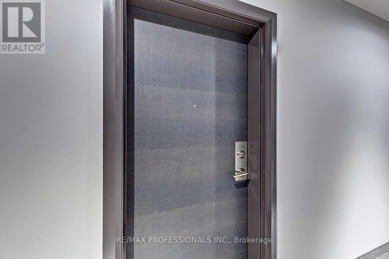 208 - 2393 Bronte Road, Oakville, Ontario  L6M 1P5 - Photo 3 - W12866294