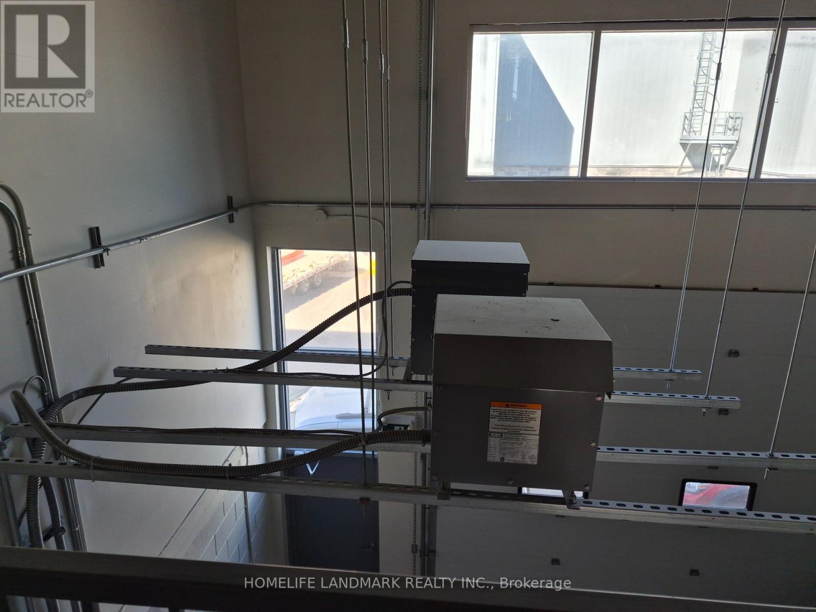 C106 - 5260 Solar Drive, Mississauga, Ontario  L4W 5E1 - Photo 5 - W12907800